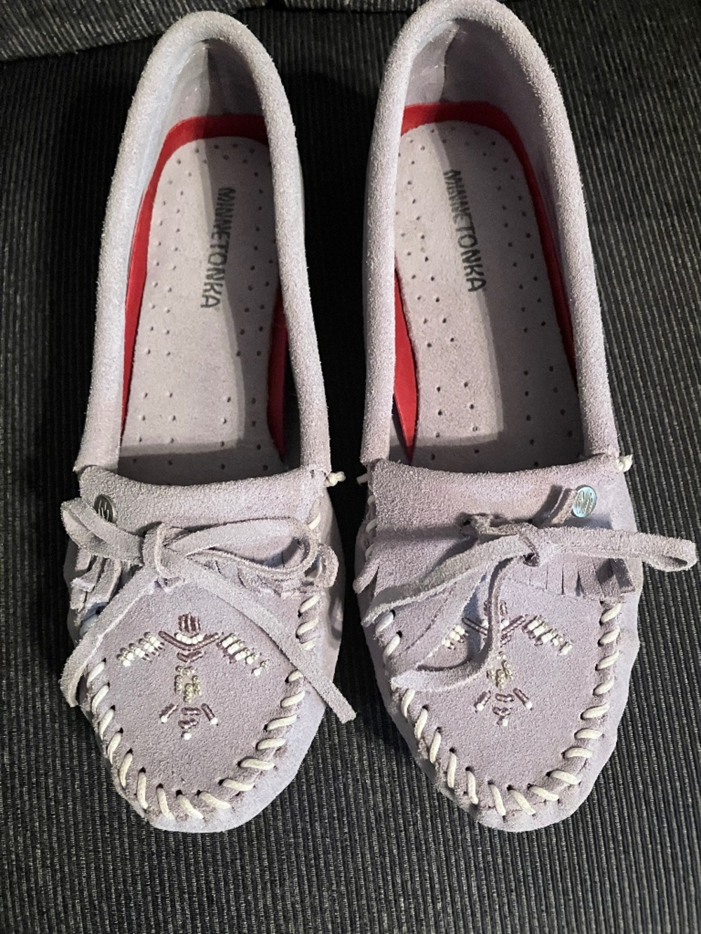 Minnetonka Moccasins women’s 8.5 dusty violet thunderbird Animikii